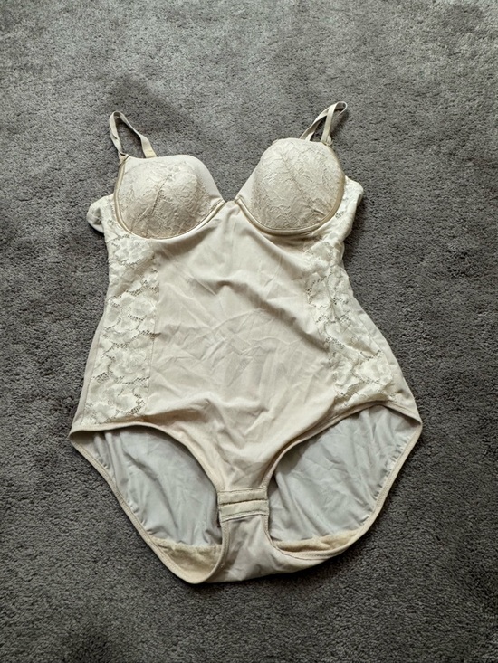 Maidenform Other - Maidenform Shapewear Bodysuit Beige Underwire Lace Control SIZE 38C